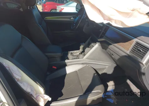 2018 Volkswagen Atlas 3.6L V6 Se/3.6L V6 Se W/Technology из США, поврежденный, VIN 1V2LR2CA5JC507106